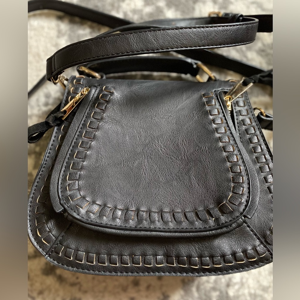 Black crossbody saddle bag